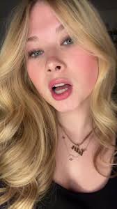 🤷🏼‍♀️ #fuoryou #hazel #bluecollar