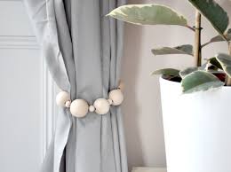 These gorgeous polka dotted burlap curtains with longbow tiebacks are going to take bring some rustic details to your home décor with this idea of the patio curtains having diy rope tie backs. Beautiful Diy Curtain Ties Backs On A Budget Interior Inspiration Wild Grizzly