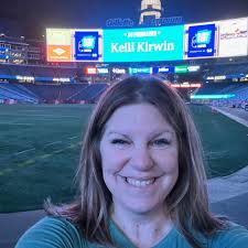 Thursday night, Coldwell Banker and Anywhere Real Estate joined forces at  Gillette Stadium for a Sleep Out to benefit Covenant House. 🏟 A huge  shoutout to our Regional President, Pauline Bennett, who