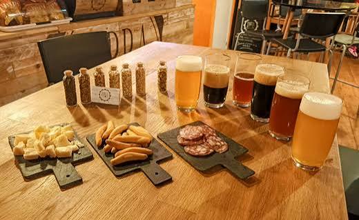 Cata de cervezas artesanales en Mahón, Menorca