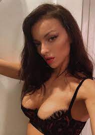 Francesca Eastwood - Free pics, galleries & more at Babepedia