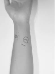 jihyun 지현 韓国のワンポイントタトゥーがかわいい tattoos friend tattoos just ink