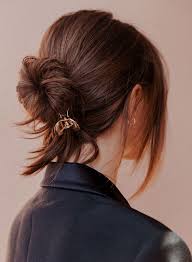 In this video, she shows you how to do 5 jaw clip hairstyles for long hair! 20 Claw Clip Hairstyles For Any Hair Length Momooze Com