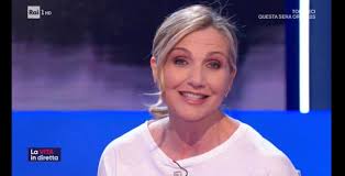 Maybe you would like to learn more about one of these? Lorella Cuccarini Saluta Il Pubblico Di Vita In Diretta E Ringrazia Tutti Per Il Coraggio Tranne Alberto Matano Ultime Notizie Flash