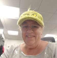 Beautiful red KitchenAid 6 Quart Bowl-Lift Stand Mixer with many  accessories tools. Originally bought from local Costco a couple years ago.  Paid over $400 in total. Self pickup from 22911 in weekends.