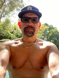 40 form Pennsylvania looking for love please only USA people get in touch  with me thank you