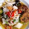 Bila balik rumah mak mentua, ada beberapa kali dia buatkan lontong. 1
