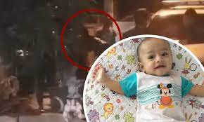Di siberia, rusia, seorang gadis yang dikenali sebagai anastasia, 14 tahun, bertindak meletakkan bayi yang baru sahaja dilahirkan ke dalam peti sejuk kerana takut dimarahi oleh ibu bapanya. Bayi Hilang Dijumpai Dalam Peti Sejuk Pengasuh Buzzkini