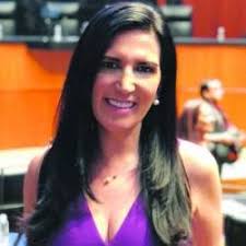 Kenia López Rabadán