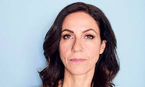 Julia Bradbury's Instagram, Twitter & Facebook