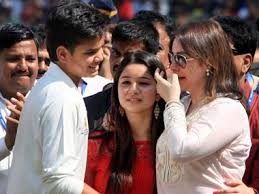 Sachin tendulkar retweeted chris tremlett. Sachin Tendulkar Family Parents Wife Children Brother Successstory