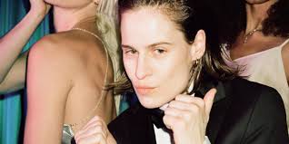 Chris von Christine And The Queens ist jetzt Redcar