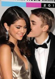 Dalton does have a sister, who is not selena, but little is known about his family as he chooses to keep his life away from the public eye. Selena Gomez Didn T Follow Dua Lipa S New Rules And People Are Losing Their Minds