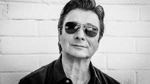 Who is a better singer, Katy Perry or Mariah Carey?