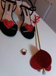 Diy Queen Of Hearts Sceptre Shoes And Ring Three Heart Shapes Glued Together On A Knitting N Queen Of Hearts Costume Scepter Diy Alice In Wonderland Tea Party