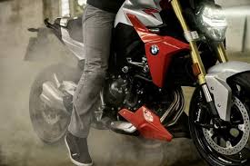 A bmw f900r rear hugger will keep your tail clean and protected. 2020 Bmw F900xr And F900r First Look Motorcycle Com