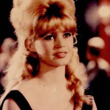 Stream Daniel Hult music