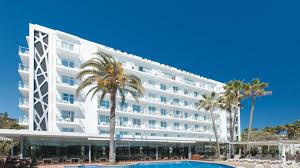 Hotel znajduje się w zatoce barca trencada, ok. Hotel Riu San Francisco Adults Only Mallorca Holidaycheck