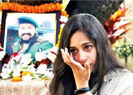 Nikita kaul, the wife of major vibhuti shankar dhoundiyal who laid down his life in the line of duty on february 17, 2019, in pulwama, has donned the olive green to continue the legacy of her husband. Wywso5dpcylyzm