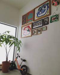 玄関土間 玄関 玄関インテリア 土間 ストライダー パキラ 植物のある暮らし 絵 ポスター 額縁 玄関ギャラリー インテリア 玄関 ギャラリー ポスター インテリア