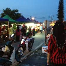 Kota bharu, occasionally written as kota baharu, is a city in malaysia that serves as the state capital and royal seat of kelantan. Photos At Pasar Malam Lundang Kota Bharu Kelantan