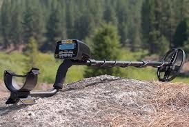 The at gold metal detector is specifically designed to find more gold than ever before. Bodensuche Shop Garrett At Gold All Terrain Metalldetektor Incl Deluxe Kopfhorer Und Rucksack