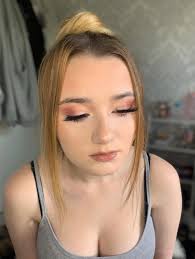 merry christmas 🎄🎅🏼 christmas do glam 🫶❤️‍🔥  @eg.beautyandtrainingacademy £25 for a full face of makeup including  eyelashes just send a dm to book an appointment 🖤 products used  @__dollbeauty_ primer @maybelline skint