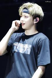 Pin By Danity On All I Wanna Do Wanna One Break Dance Korean Singer Dance Major