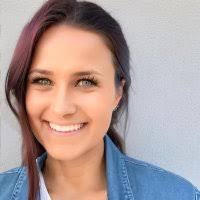 Randi Kay's Instagram, Twitter & Facebook