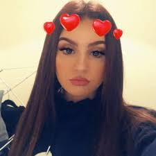 Millie Knowles's Instagram, Twitter & Facebook