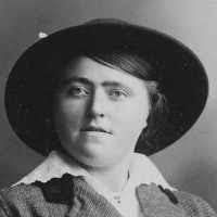 Annie Johns's Instagram, Twitter & Facebook