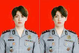 Gamis ini berbentuk kaftan yang merupakan favorit banyak orang karena tidak membentuk lekukan tubuh serta terlihat mewah. Kocak Foto Jungkook Bts Selamatkan Wanita Dari Tilangan Polisi Auto Suruh Lanjut Minews Id