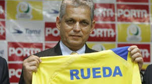 Reinaldo rueda consiguió su primer campeonato como entrenador, ya que como seleccionador estuvo en dos mundiales con honduras y ecuador. El Dt De Ecuador Ya No Sufre Para Escoger A La Seleccion El Comercio