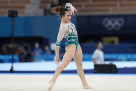 Vanessa ferrari vince la medaglia d'argento nel corpo libero a tokyo 2020 ed entra nella storia della soprannominata la 'farfalla di orzinuovi' o 'la cannibale', vanessa ferrari ha cominciato a. Vanessa Ferrari Incanta Il Mondo Perche L Azzurra Emoziona Tocca Le Corde Del Cuore Sensibilita Fatata
