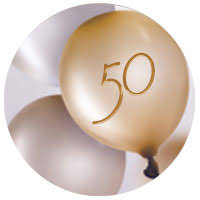 I suoi 50anni.una volta letta la copertina ecco la sorpresa all'interno: Idee Regalo Originali Per Chi Festeggia Il Compleanno 50 Anni Angolodelregalo