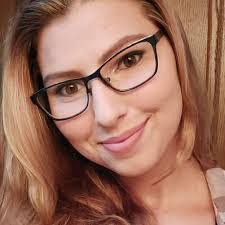 Heidi Rochon's Instagram, Twitter & Facebook