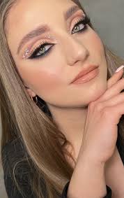 Marcela Hornik Make Up added a...