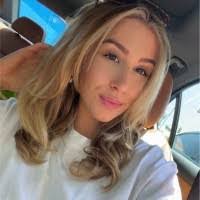 Alexis Burnside's Instagram, Twitter & Facebook