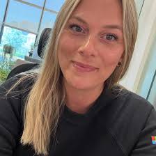 So I'm looking for a good woman massage therapist for my wife!!! She has  bad neck and shoulder problems but could probably use the relaxation with a  deep tissue.... hook me up