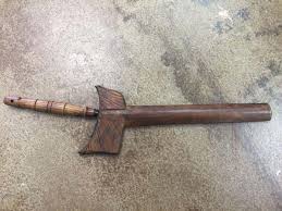 Bilah keris terdapat dalam pelbagai bentuk dan keris senjata tradisional melayu. 5 Senjata Tradisional Dari Bengkulu Beserta Kegunaannya