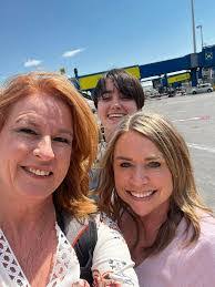 Donna Harstad's Instagram, Twitter & Facebook