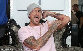 Stephen henry bear is an english television personality who won celebrity big brother. Charlotte Crosby Comforts Stephen Bear During Tattoo Daily Mail Online