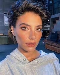 O artista publicou uma fotografia ao lado de nuno gomes. Raquel Strada Doja Cat E Carolina Carvalho Santos Os Melhores Looks De Beleza Da Semana Outras Coisas Miranda