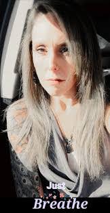 Debra Broome's Instagram, Twitter & Facebook