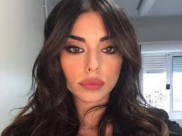 La modella mette in mostra un fisico da urlo. Giulia D Urso Biografieppiu