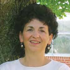 Phyllis Barrows's Instagram, Twitter & Facebook