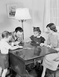 1950 S Black And White Family Photos Pin By Annie Bastian Baldwin On Homemaker Housewife Lady Of The House Hausfrau Vintage Housewife Vintage Photos Vintage Life