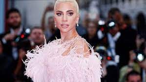 Subscribe to lady gaga mailing lists. Lady Gaga Zeigt Sich Zum Ersten Mal Mit Ihrem Neuen Freund