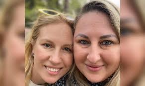 Tamara Warwick's Instagram, Twitter & Facebook