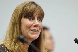 Board praises superintendent, nominates her for award